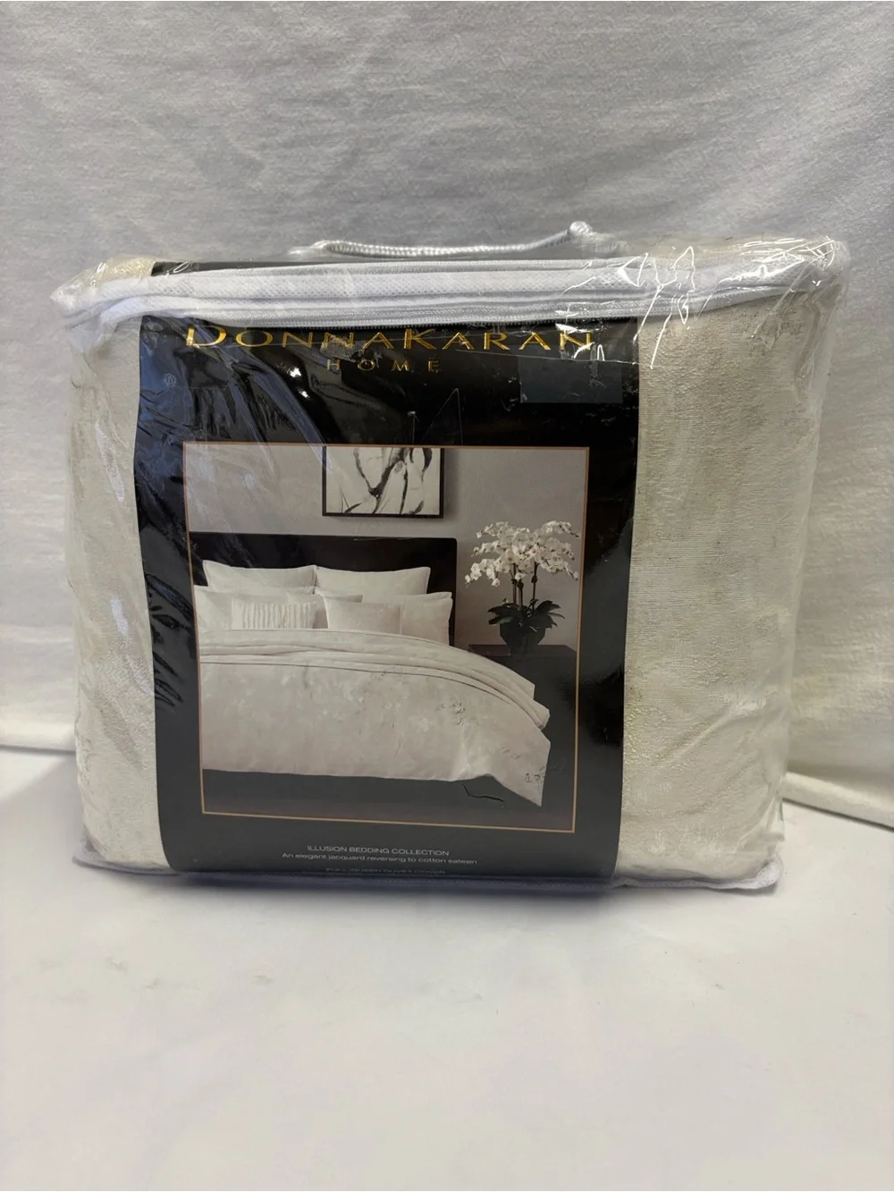 Donna Karan Illusion Duvet Cover